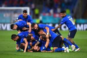 Итальянцы первыми вышли в плей-офф Евро-2020
