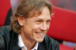 Карпин вызвал в сборную четырех вратарей и трех форвардов